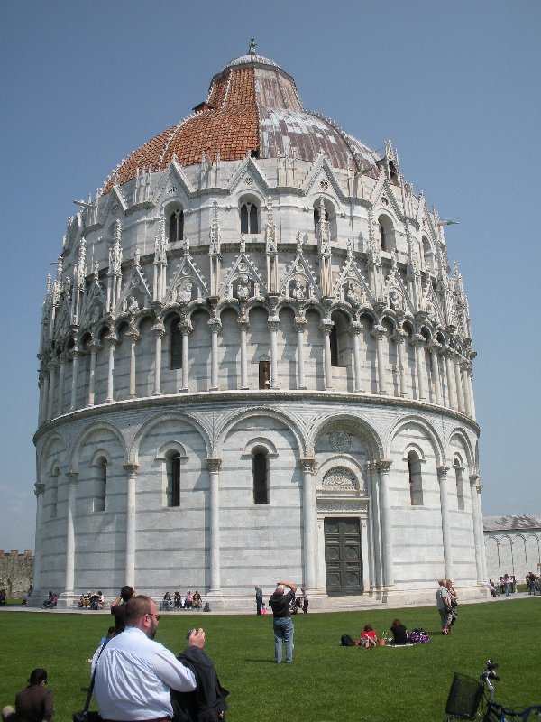 Piazza dei Miracoli: the Baptistry of the Cathedral